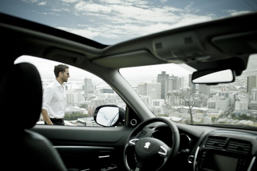  Peugeot 4008 2011 года  (фото 3 из 45)
